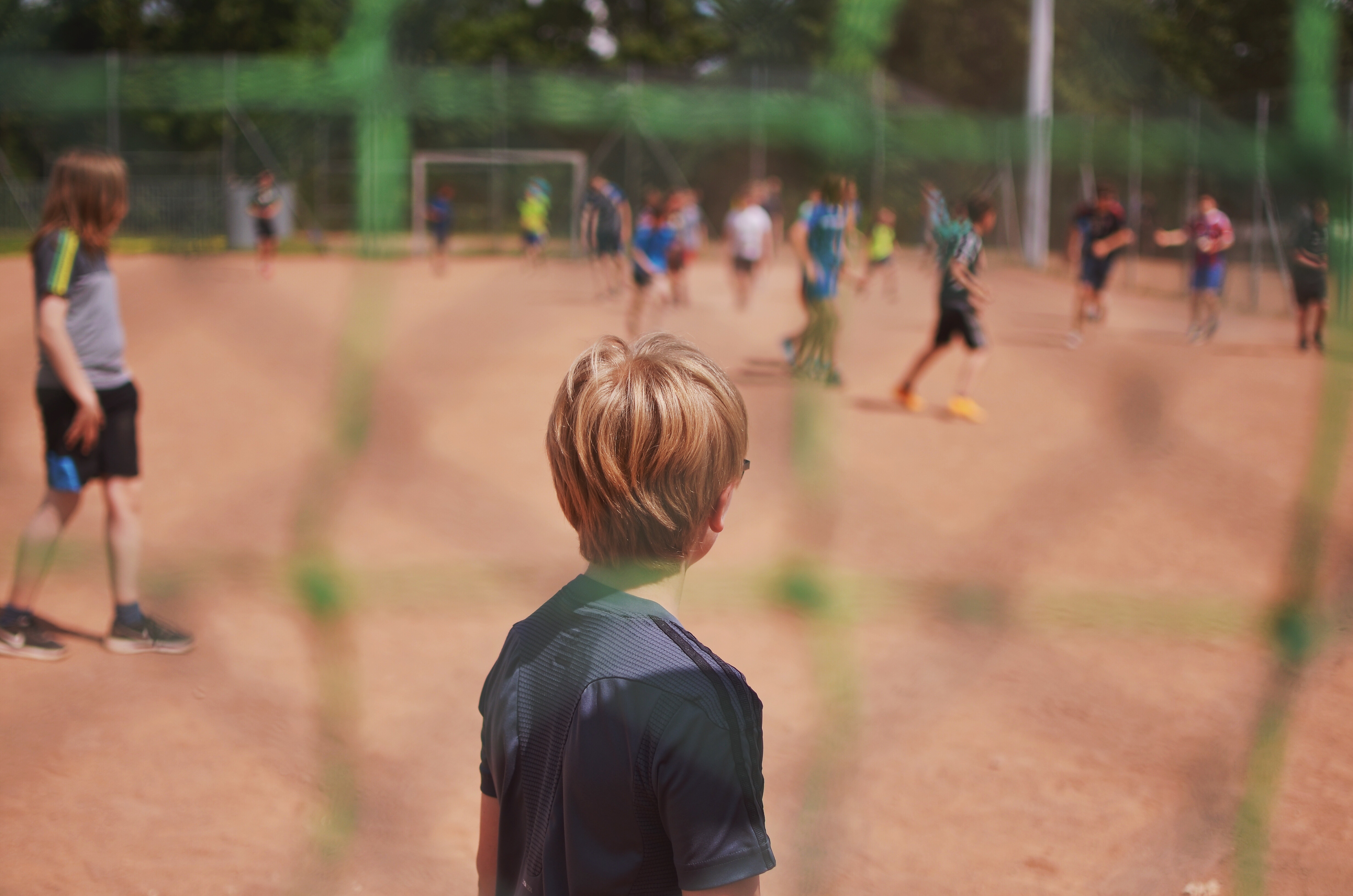 Kinder spielen Fußball, bei einem Event, welches von Z-Catering gecatert wird.

 #zcatering #caterer #berlin #kitacaterer #schulcaterer #regional #qualitativ #gesund #biocaterer #Mittagessen #Ernährung #berlinmitte #Sport #Sommer #Events #Spiel