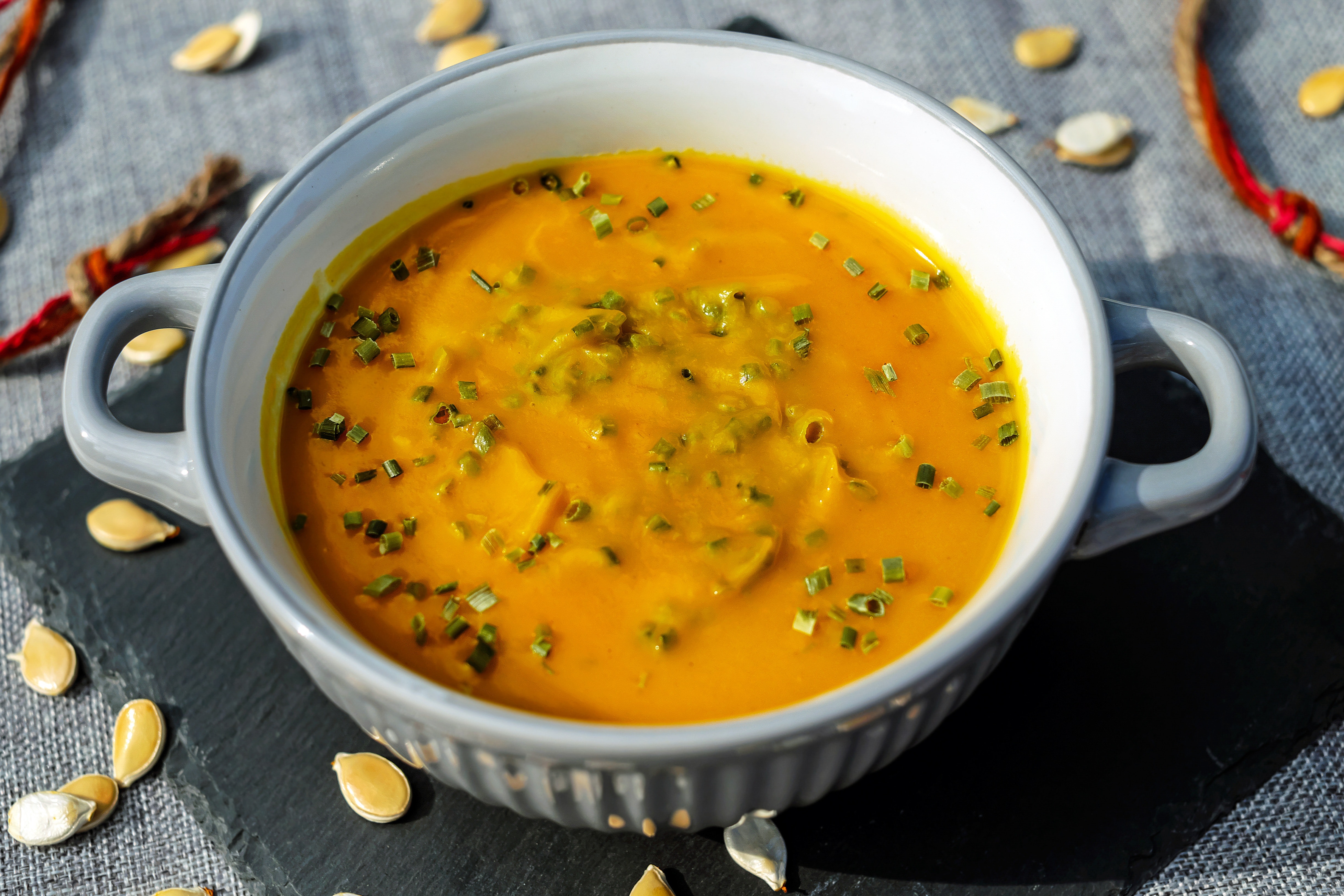 Ein Teller mit Suppe aus Hülsenfrüchten Ein Teller mit Suppe aus Hülsenfrüchten
#zcatering #caterer #berlin #kitacaterer #schulcaterer #regional #qualitativ #gesund #biocaterer #Mittagessen #Ernährung #berlinmitte #Schule #Schulbeginn #Kinder #Schüler #Fit #lernen #Schuljahr #Mittag #Mittagspause #Herbst #Gemüse #Bunt #Obst #Vitamine #Gesundheit